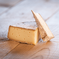 Morceaux de fromage Tome des Bauges